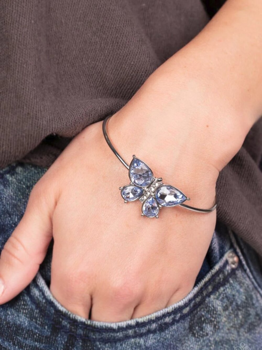 Paparazzi Jewelry Accessories - Butterfly Beatitude - Blue Bracelet - Vintage - Picture 3 of 4